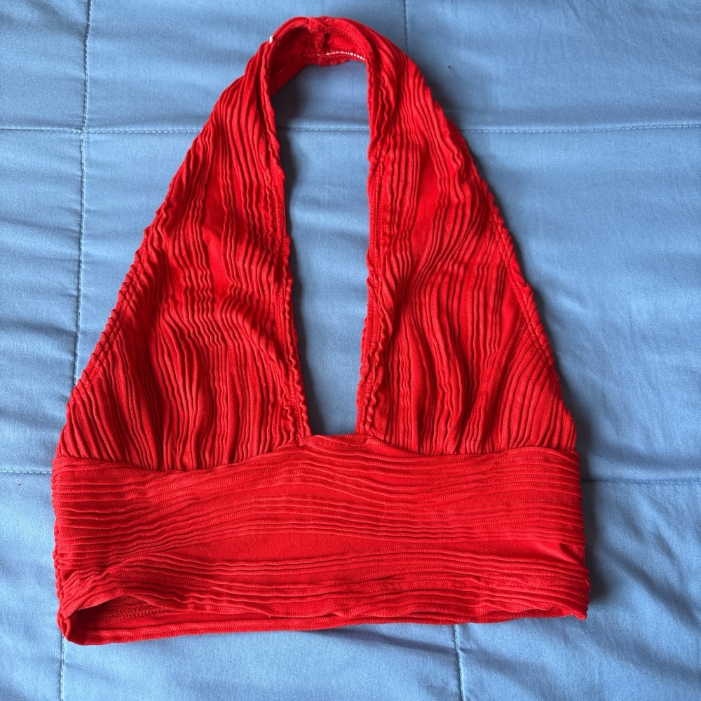 SHEIN Red Sleeveless Pleated Halter Crop Top